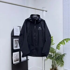 Arc'teryx Men's Black Jacket